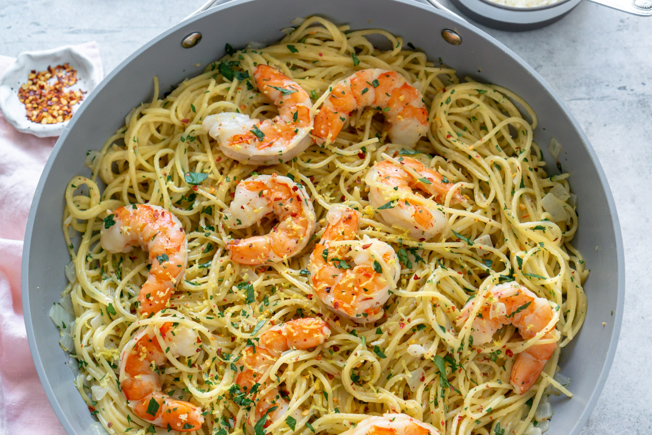 EASY Garlic Shrimp and Spaghetti Recipe - JZ Eats