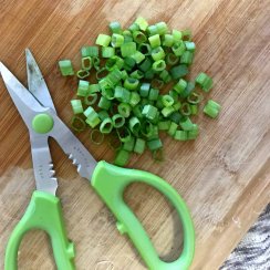 Kitchen Hacks: Herb Scissors