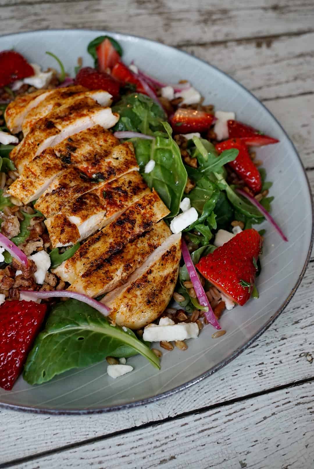 Farro salad with blackened chicken