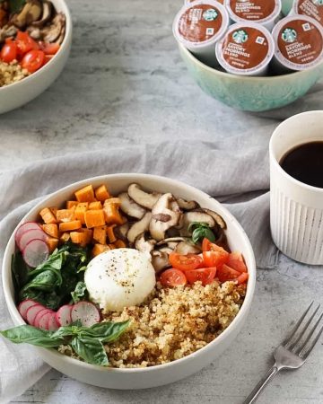 Crispy Quinoa Breakfast Bowls