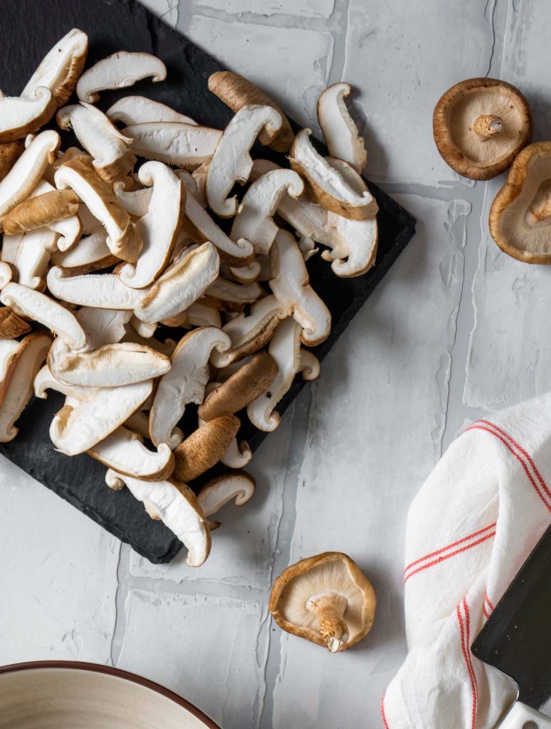 sliced shiitake mushrooms 