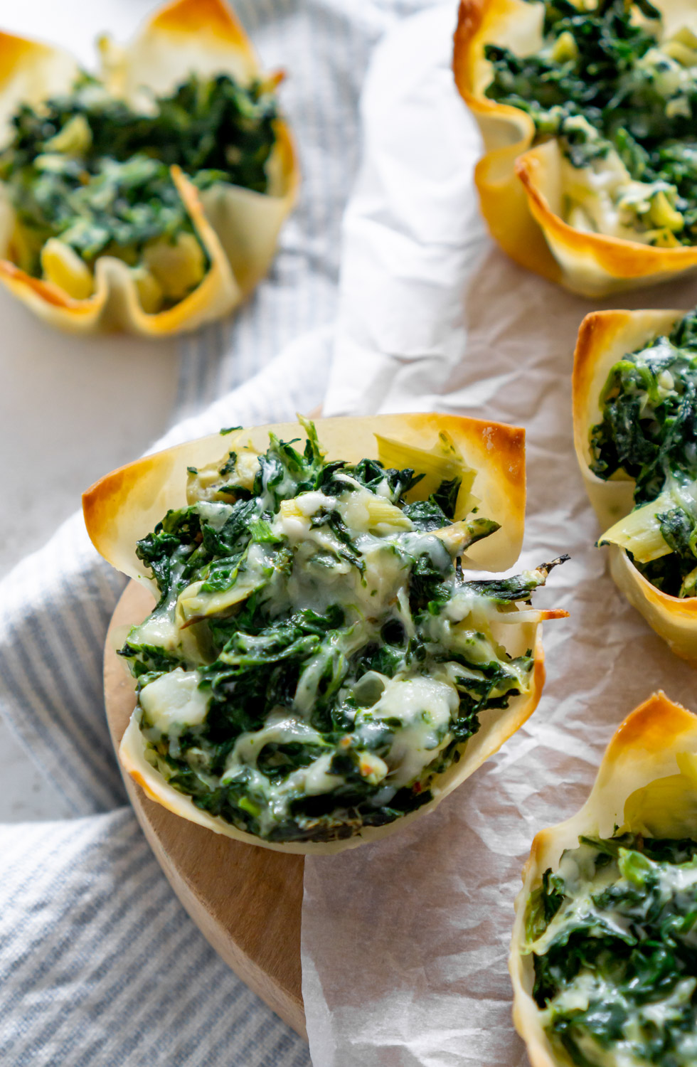 Spinach and Artichoke Dip Wonton Cups