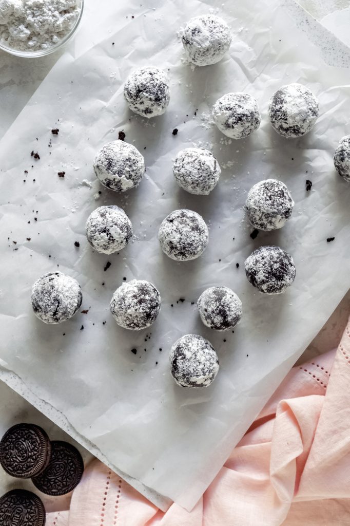 Snowball OREO Cookie Balls - Easy No Bake Dessert!