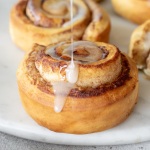air fryer cinnamon roll with icing