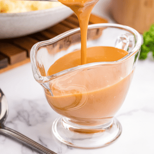 pouring beef gravy without drippings into a saucer