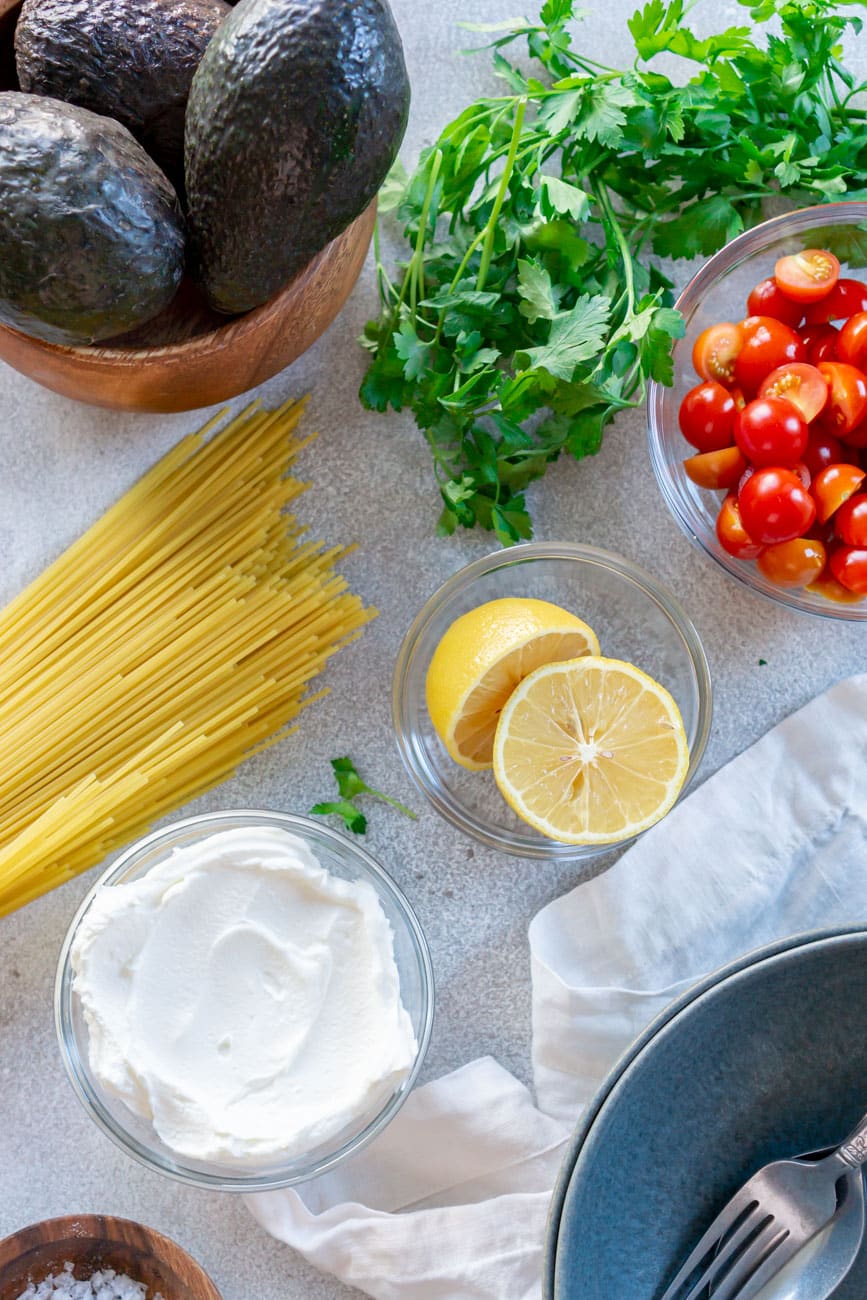 Creamy Avocado Pasta Sauce (quick and easy!)