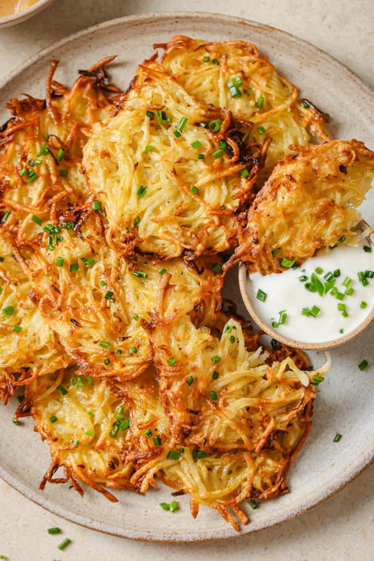 air fryer latkes with sour cream on the side