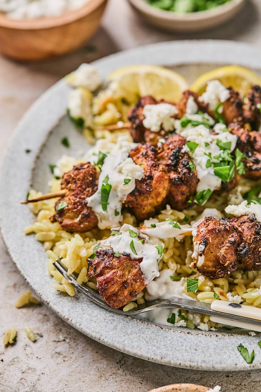 A plate of air fryer chicken skewers.